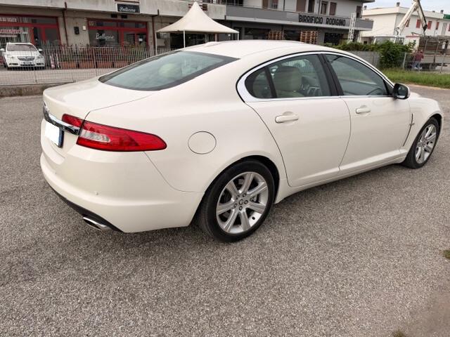 Jaguar XF 2.7D V6 Premium Luxury