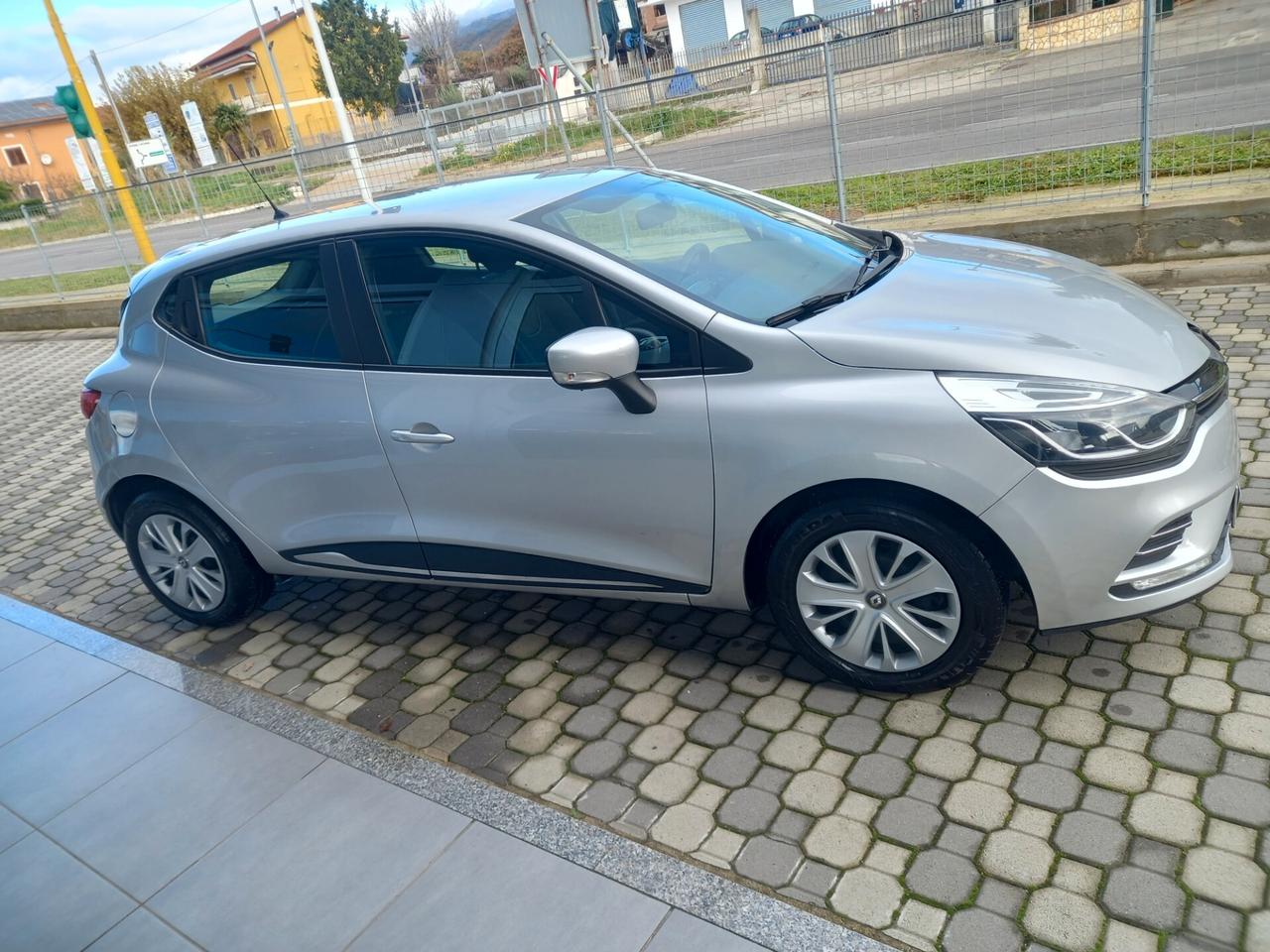 Renault Clio RESTYLING 1.5 dCi 75CV 5P *EURO 6B* FULL OPTIONALS