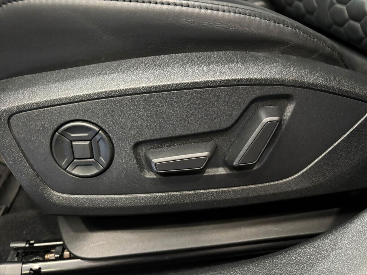 Audi RS3 quattro S tronic