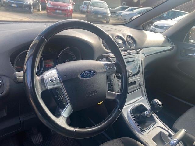 Ford Galaxy 2.0 TDCi 140 CV Ghia DPF