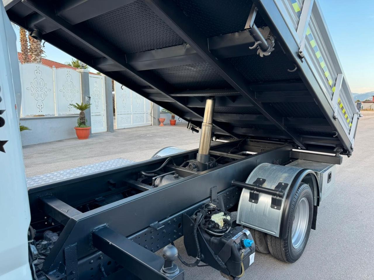 MITSUBISHI FUSO CANTER RIBALTABILE