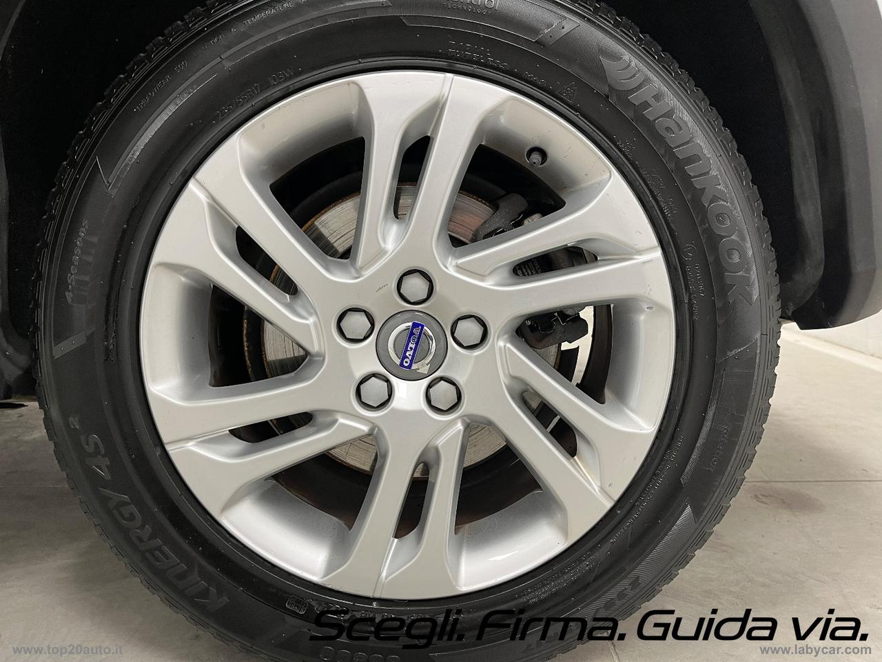 VOLVO V60 Cross Country D3 Geartronic Momentum