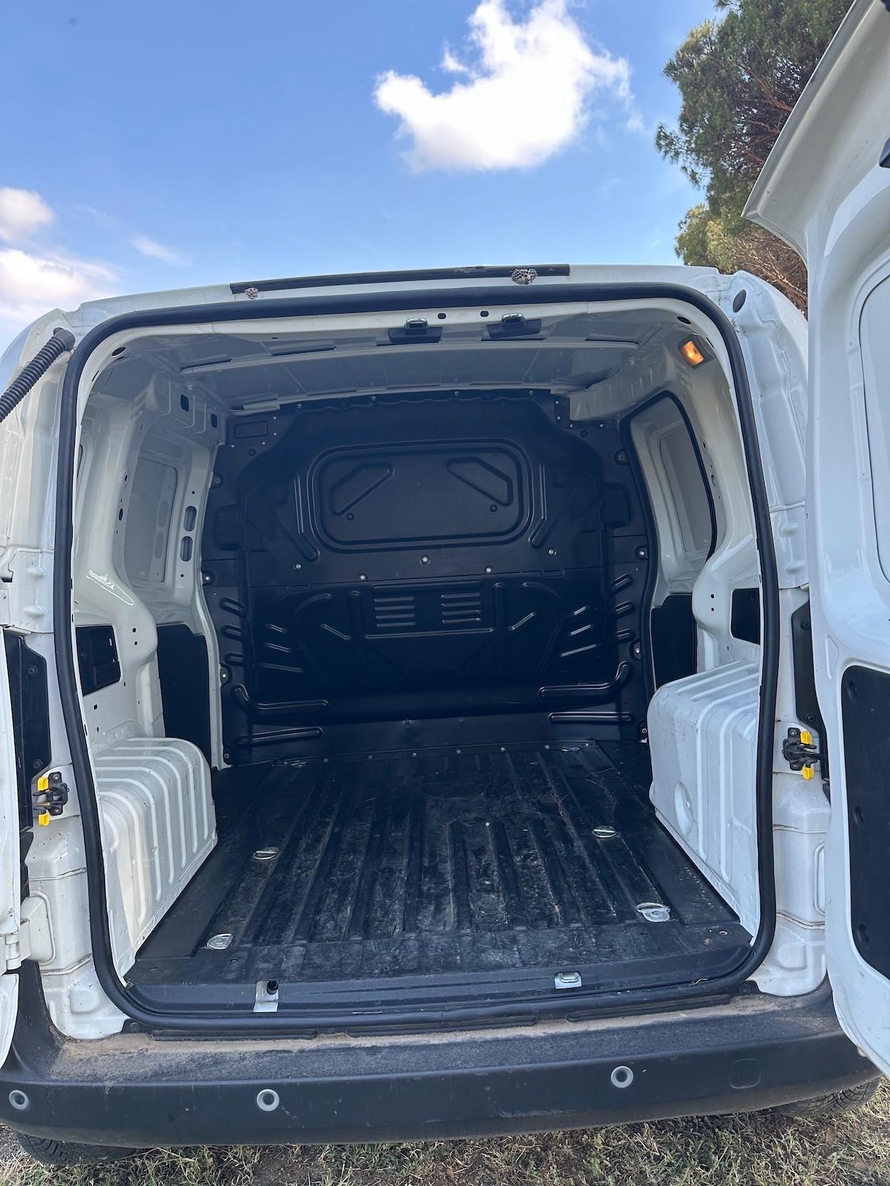 FIAT Fiorino 1.3 MJT 95CV APPLE CAR PLAY
