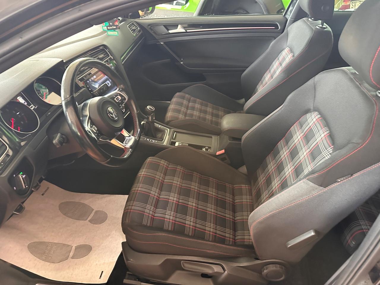 Volkswagen Golf GTI MANUALE