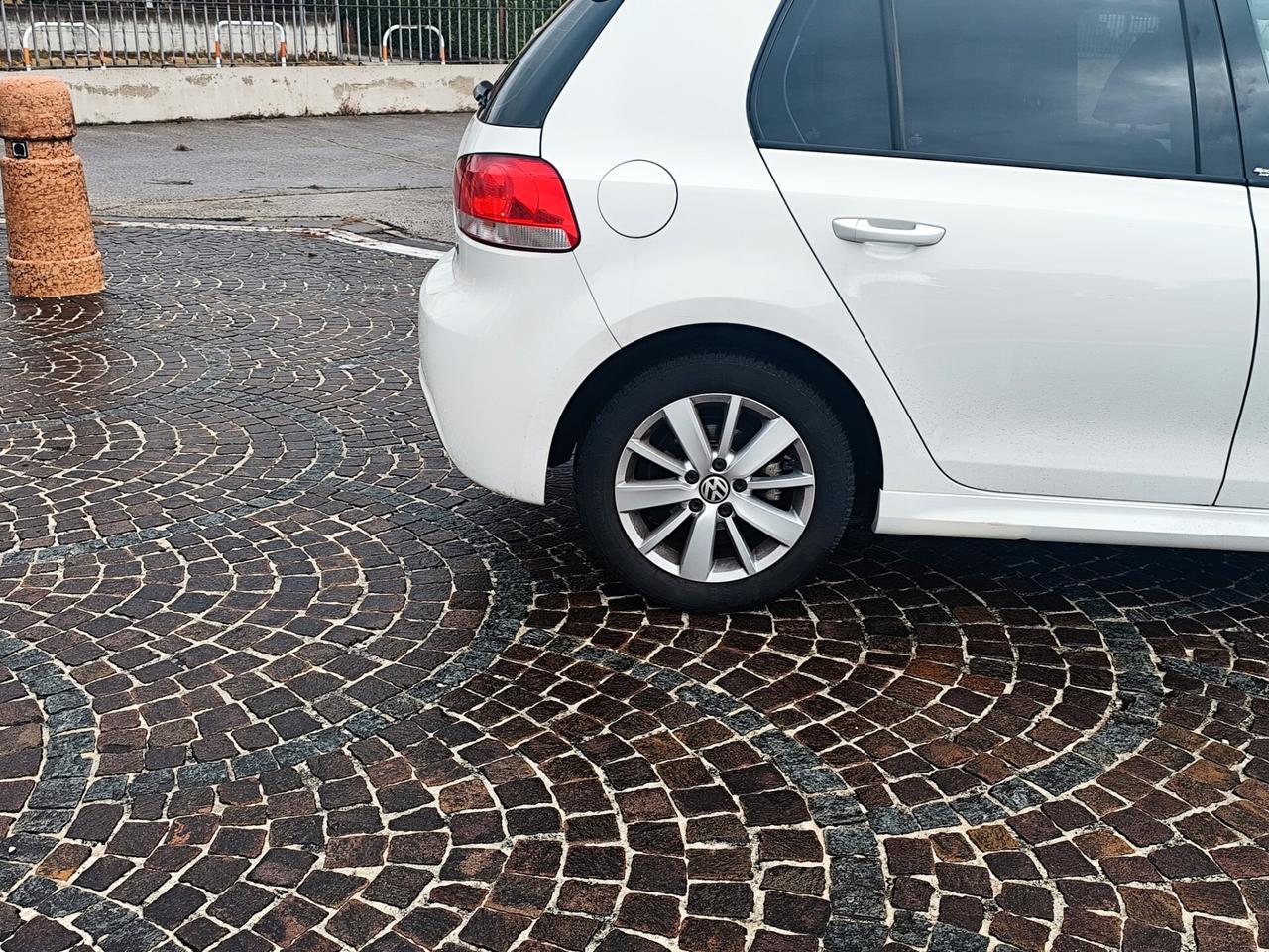 Volkswagen Golf 1.6 TDI DPF 5p. Highline