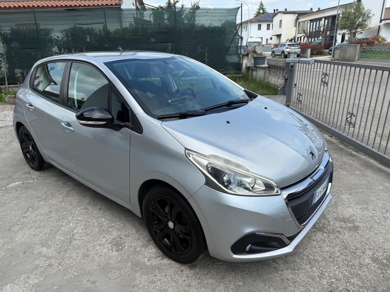 Peugeot 208 1.4 HDi 68 CV Led unico prop. 2015