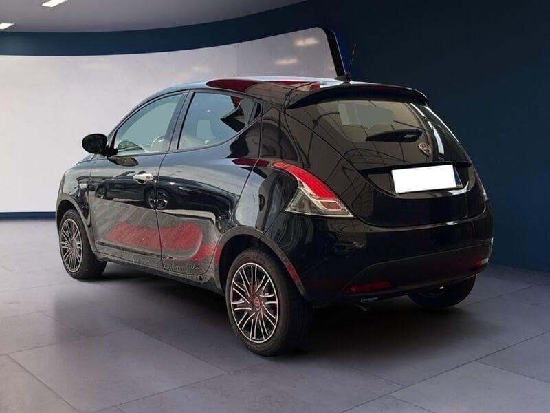 Lancia Ypsilon 1.0 FireFly 70cv Hybrid Silver
