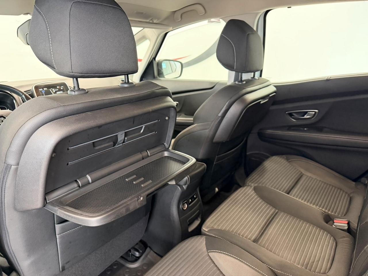 Renault Scénic TCe 140 CV EDC FAP Intens