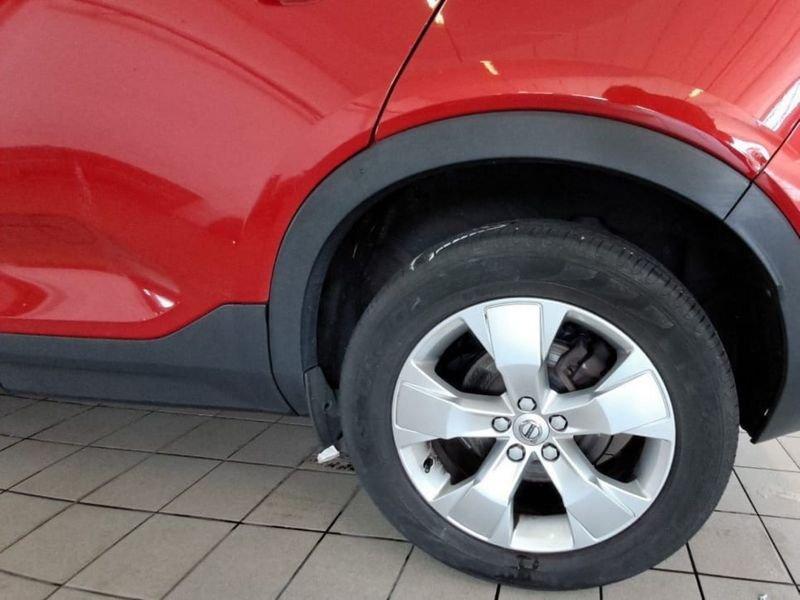 Volvo XC40 2.0 D4 MOMENTUM AWD GEARTRONIC