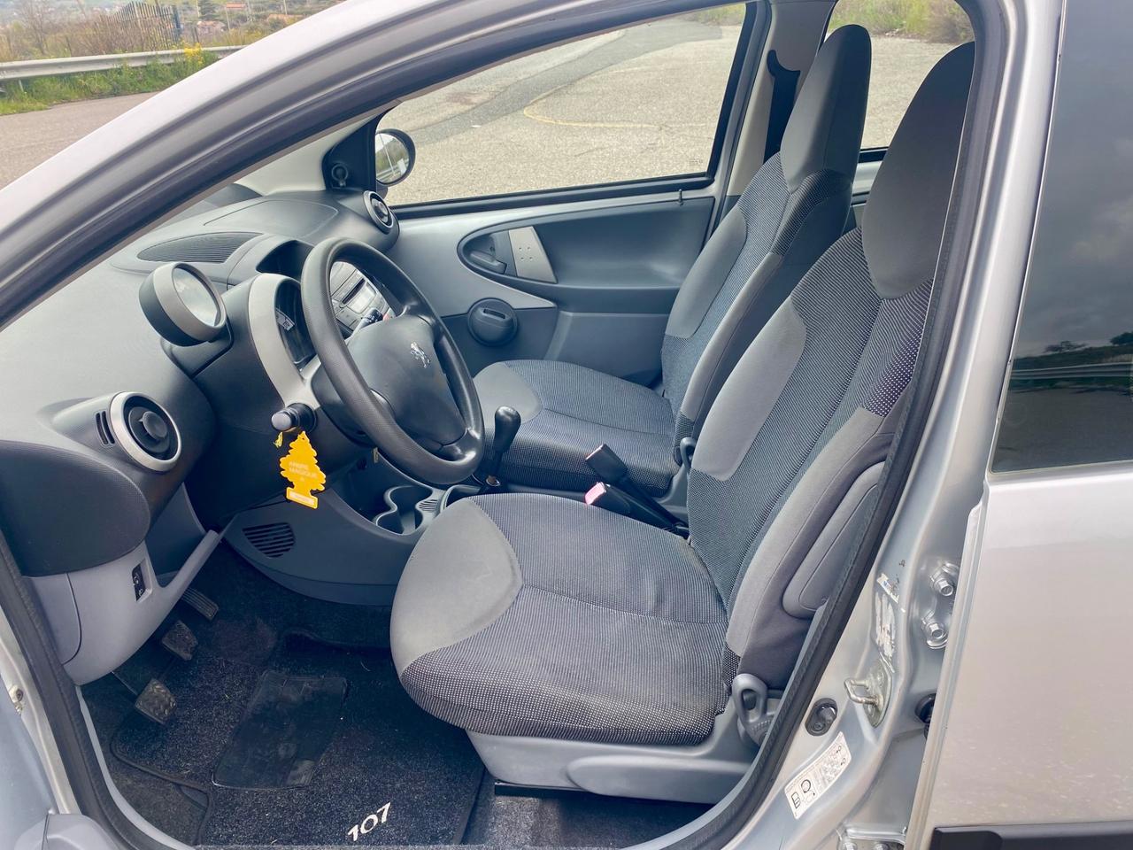 Peugeot 107 1.0 68CV 5p. Benzina