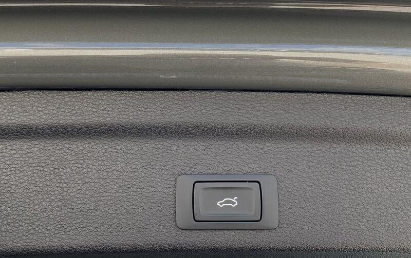 Audi Q3 SPB S Line interno ed esterno 2.0 TDI 150CV S-Tronic 35