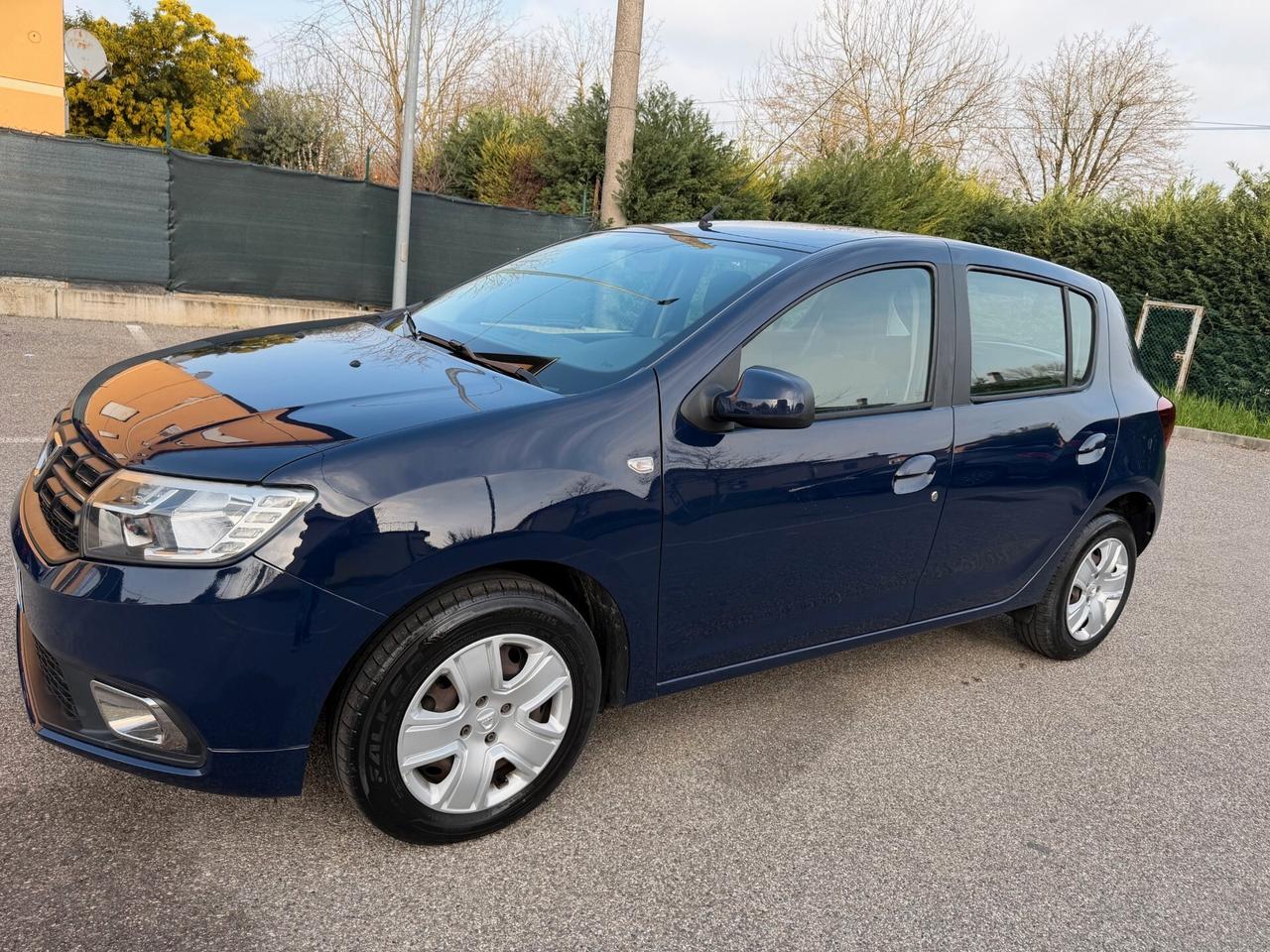 Dacia Sandero 1.5 dci - NEOP. - NAV. - 12 MESI DI GARANZIA -