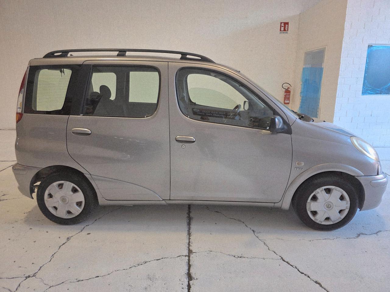 Toyota Yaris verso 1.3i 16V cat 5 porte Verso