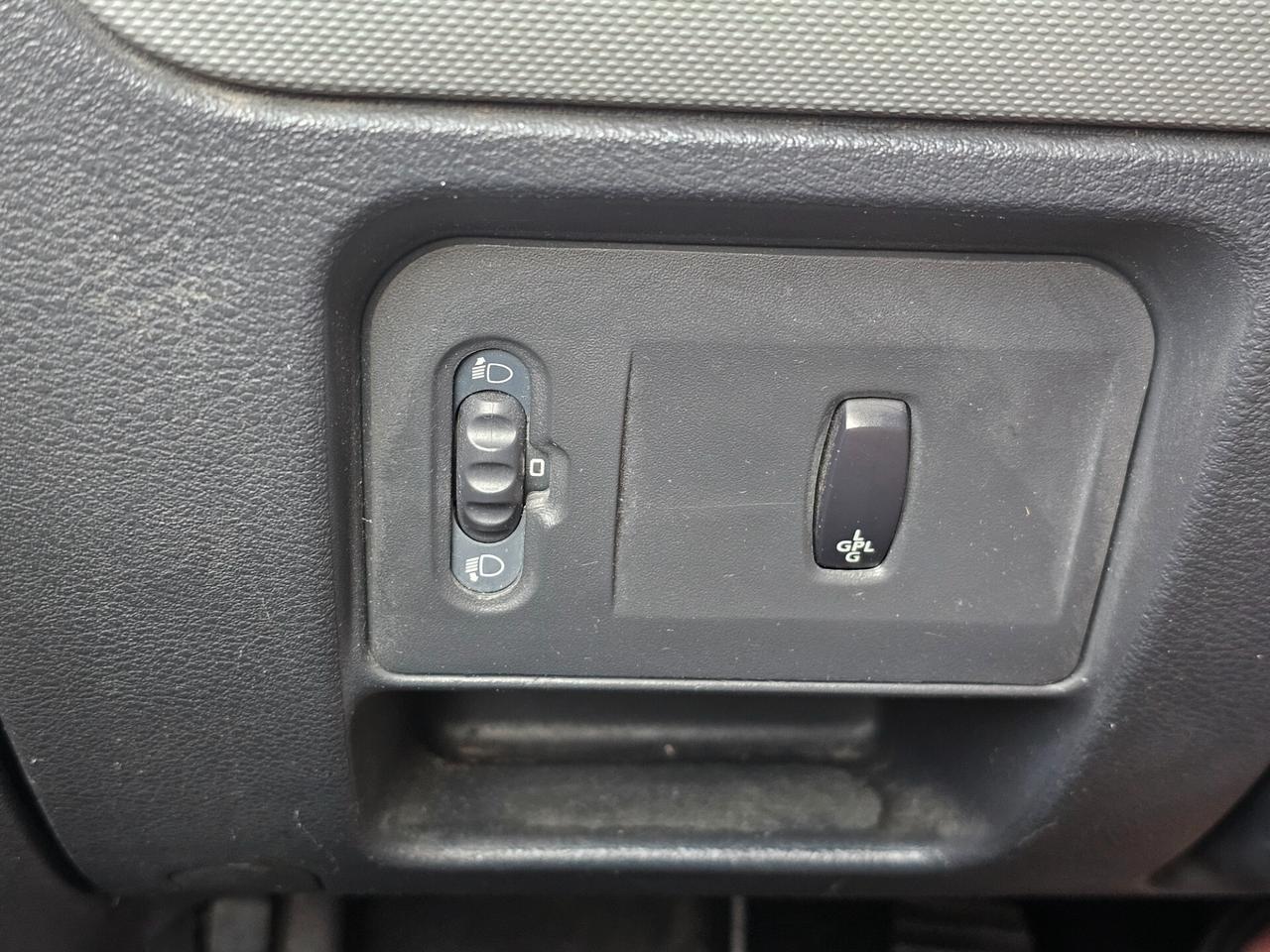 Renault Clio Storia 1.2 5 porte 2009 GPL OK NEOPATENTATI