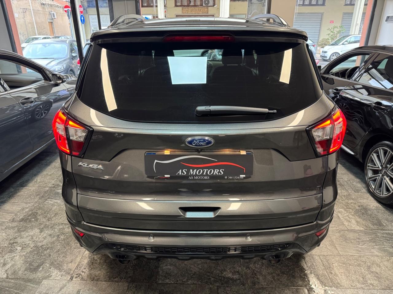 Ford Kuga 2.0 TDCI ST LINE DA VETRINA
