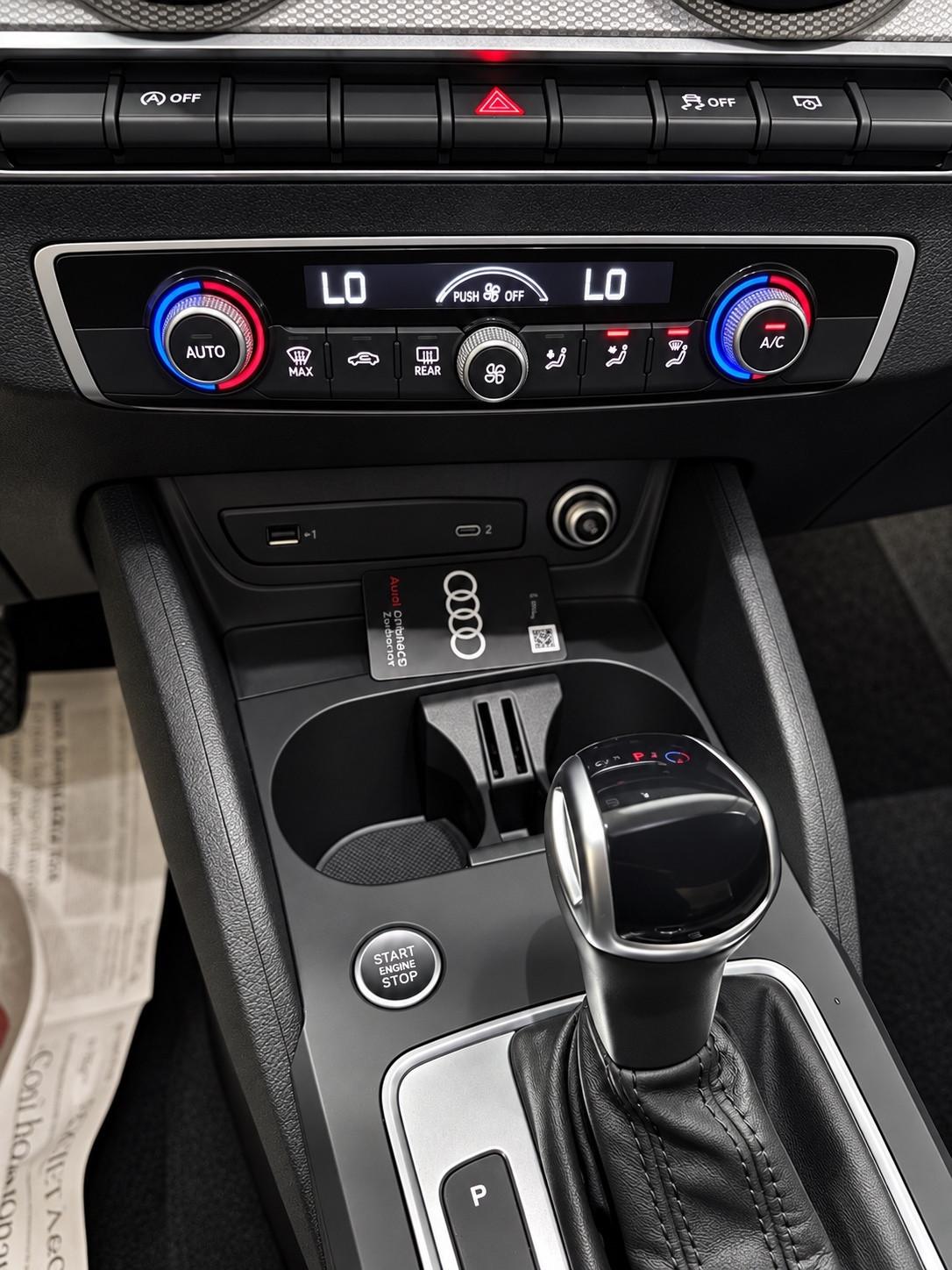 Audi Q2 40 TFSI quattro S tronic Identity Black