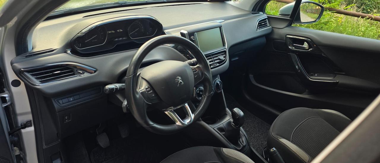 Peugeot 208 PureTech 82 5 porte Allure