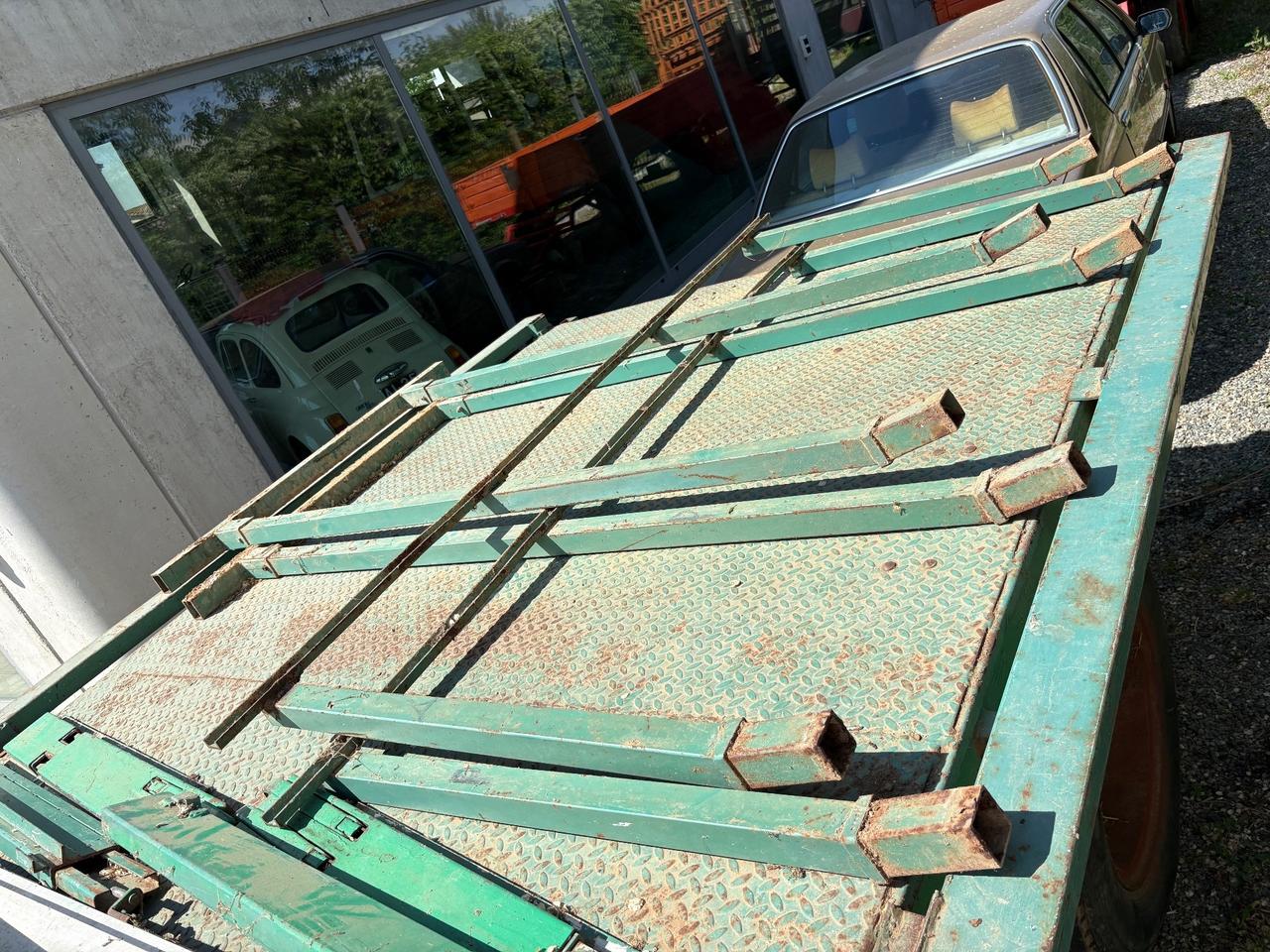 Rimorchio agricolo Viberti per paglia o fieno