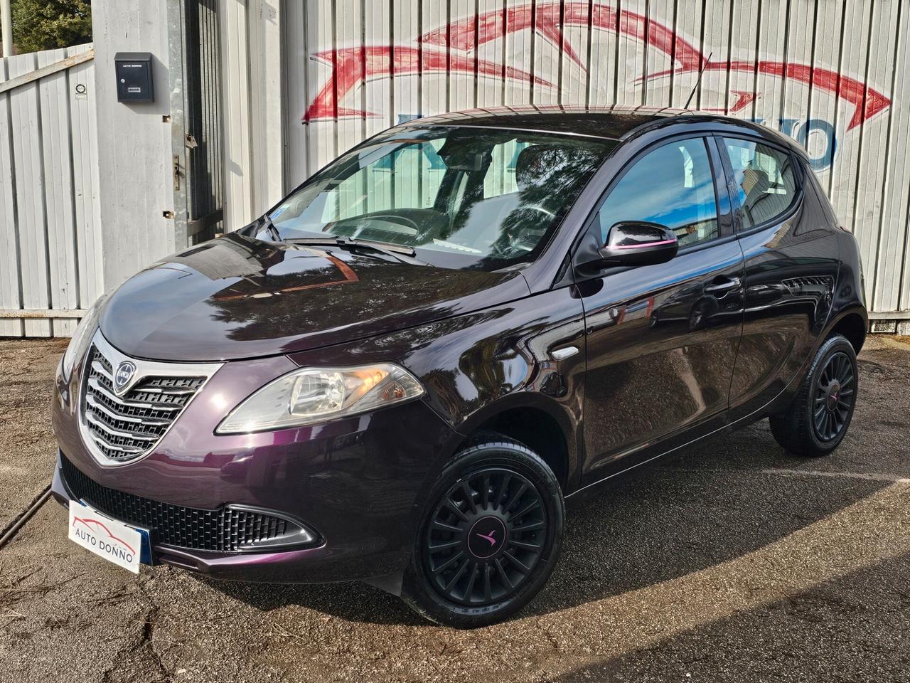 Lancia Ypsilon 5 porte Metano Ecochic Elefantino