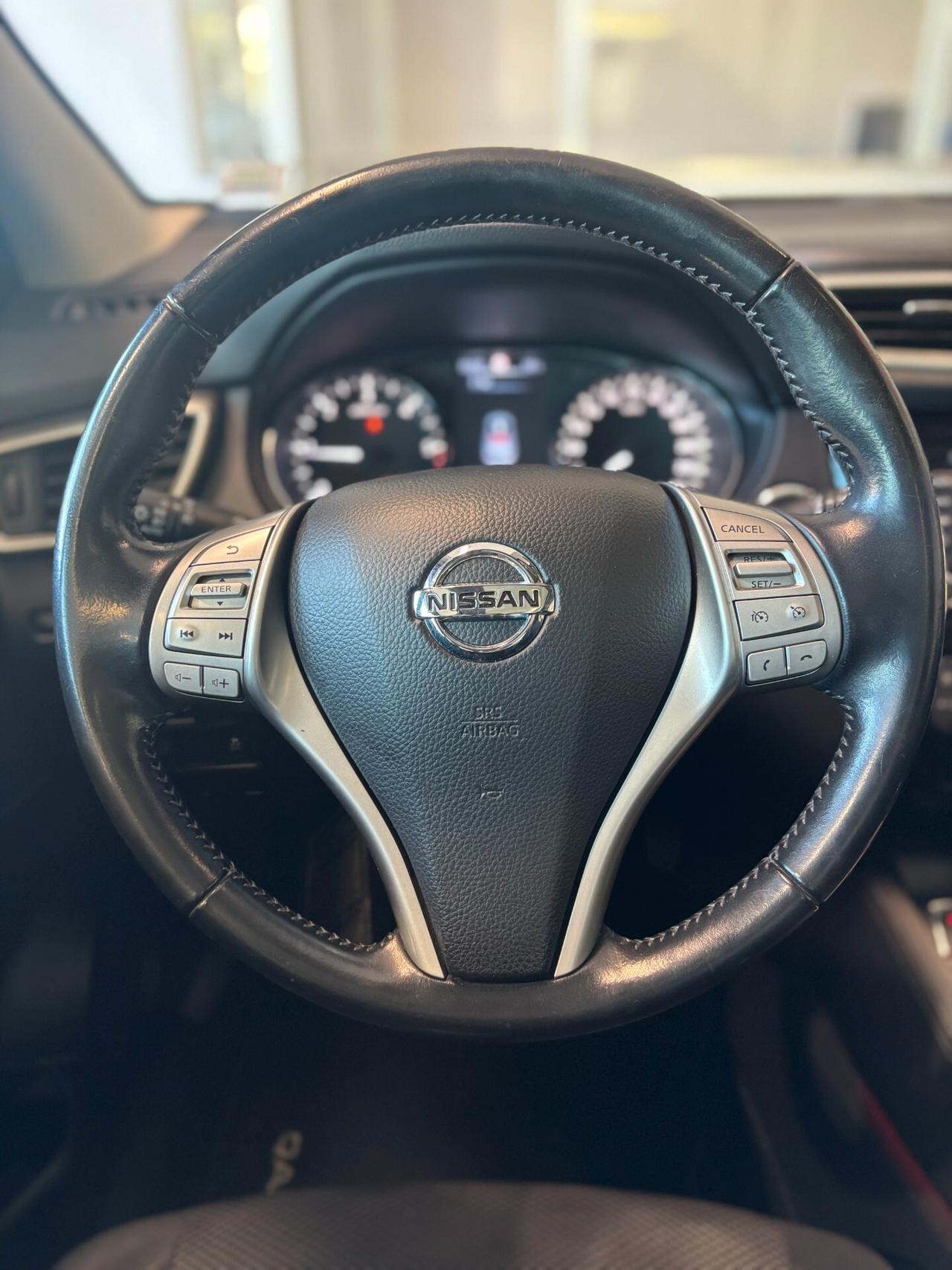 Nissan Qashqai 1.5 dci Tekna 110cv E6*NEOPATENTATI