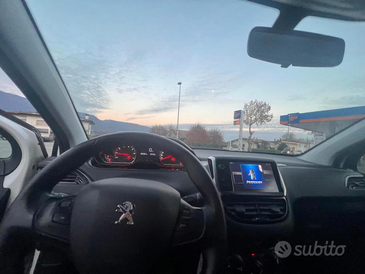 Peugeot 208 1.2 VTi 82 CV 5porte Allure