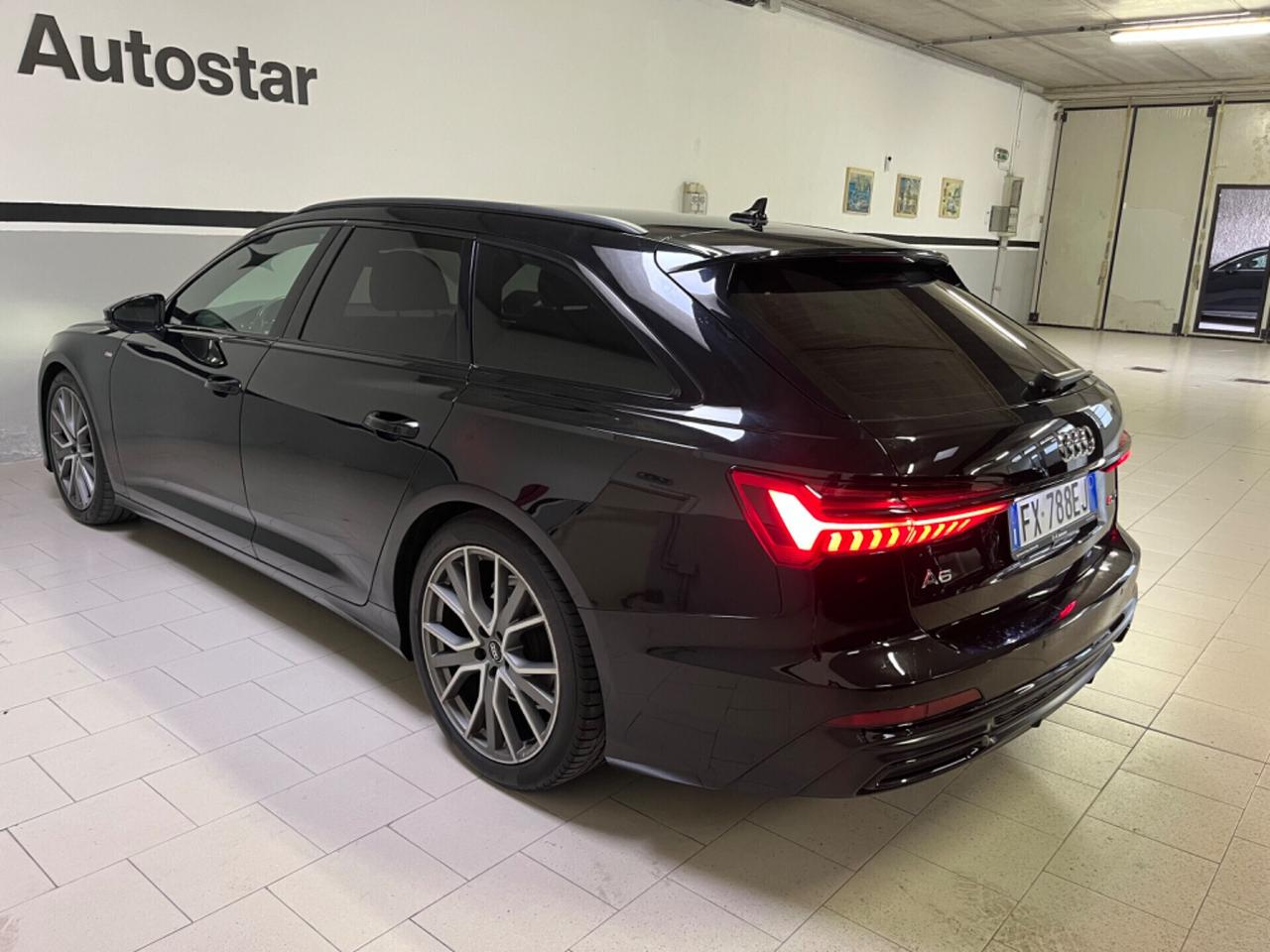 Audi A6 Avant 40 2.0 TDI S line *matrix