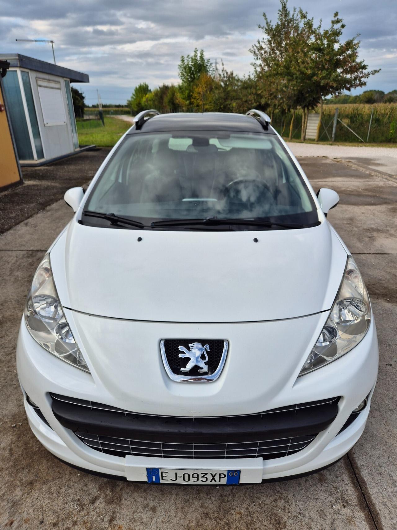 Peugeot 207 1.6 8V HDi 93CV SW Ciel Allure neopate