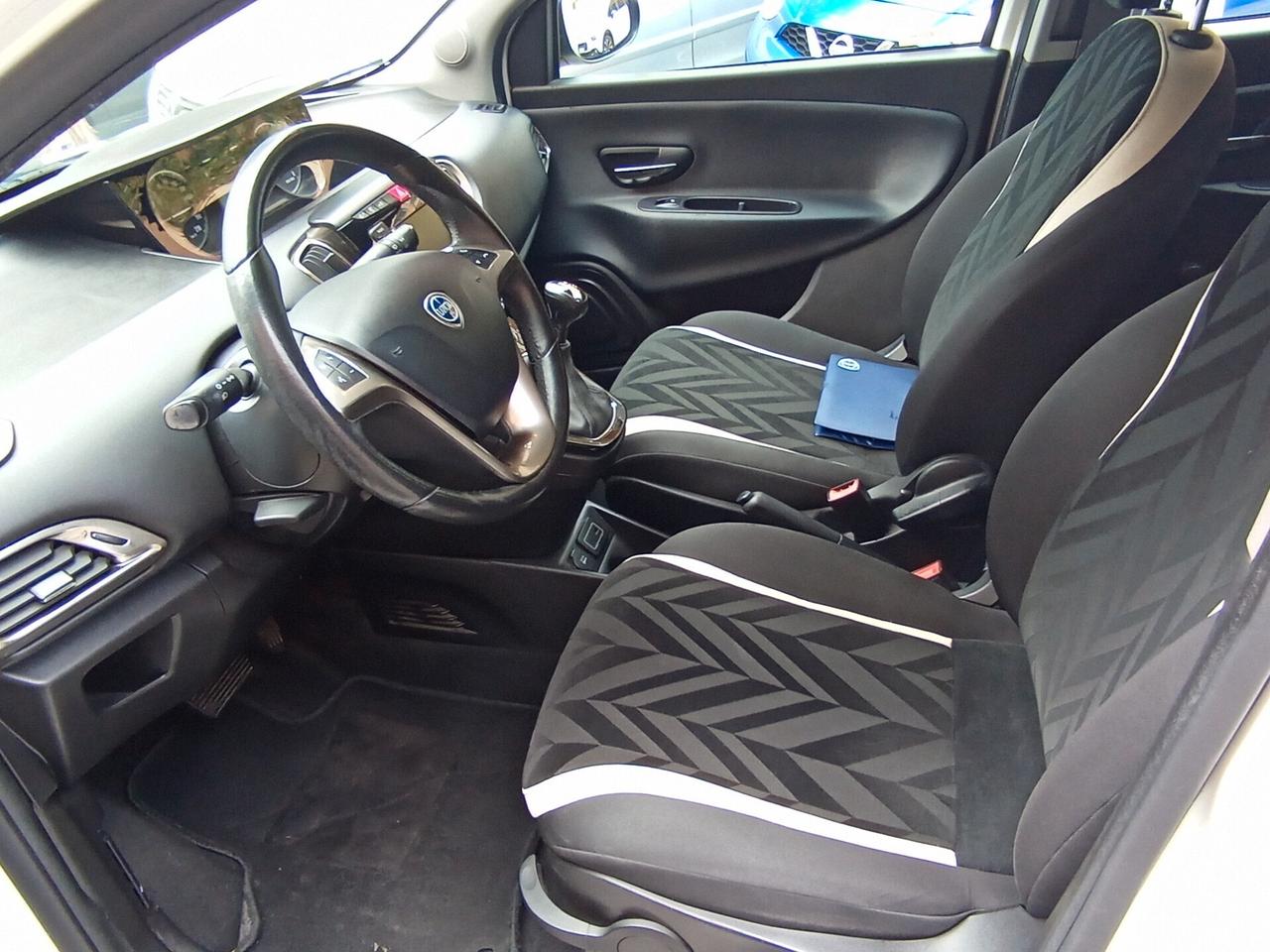 Lancia Ypsilon 0.9 TwinAir Platinum