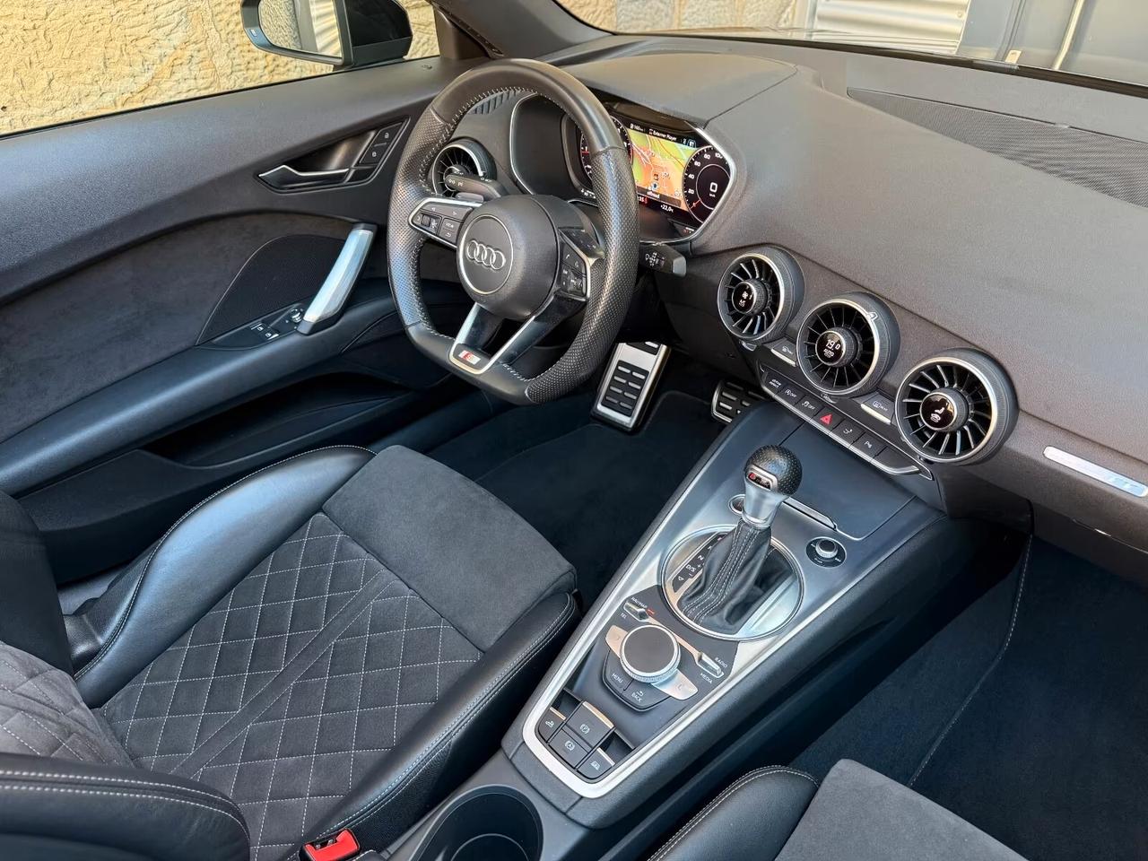 Audi TT Roadster 40 TFSI S tronic MATRIX