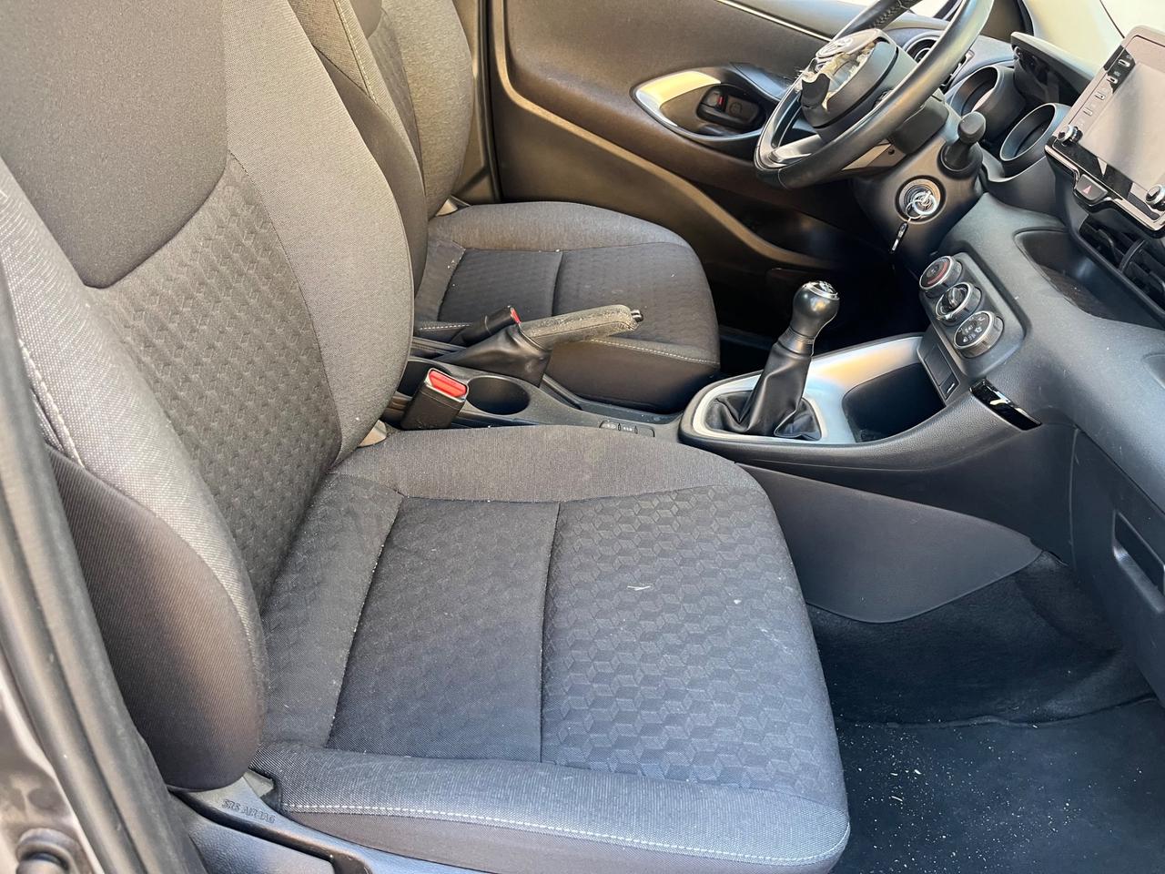 Toyota Yaris 1.0 benzina. INCIDENTATA