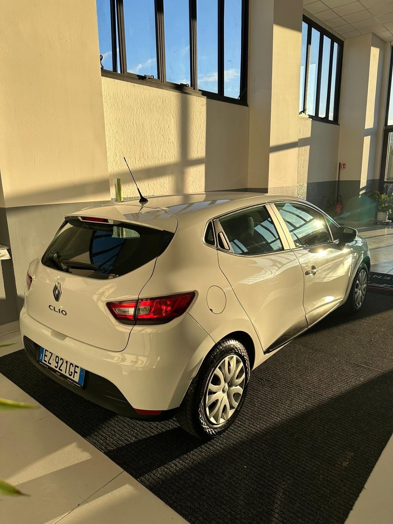 Renault Clio 1.2 75CV 5 porte Wave