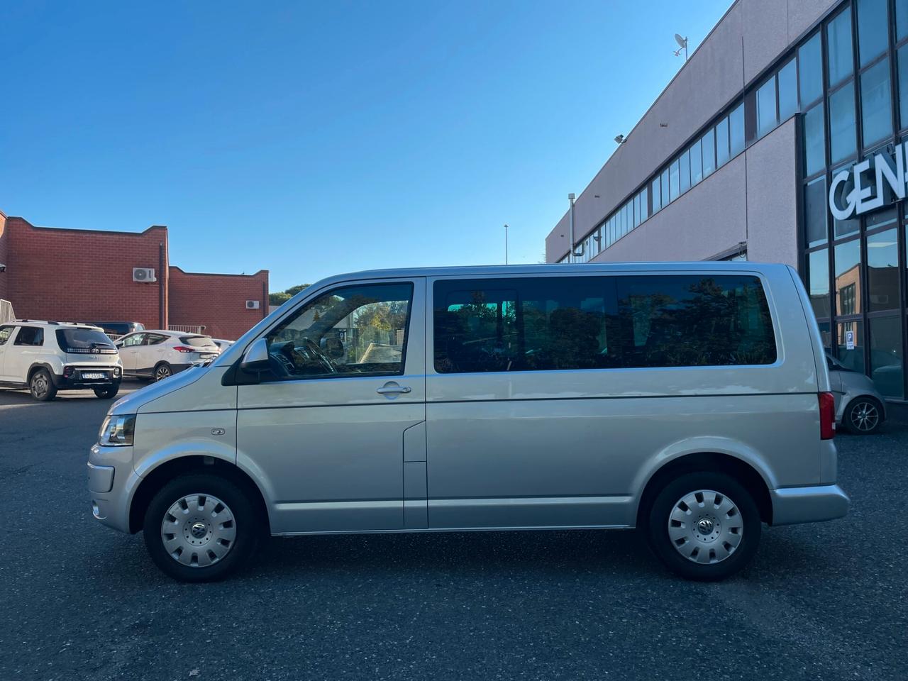 Volkswagen Transporter Caravelle 2.0 TDI 140CV PL Trendline 9 POSTI