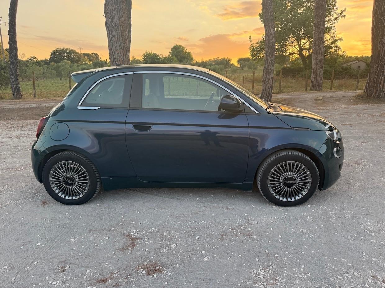 Fiat 500 500e Berlina 42 kWh Icon