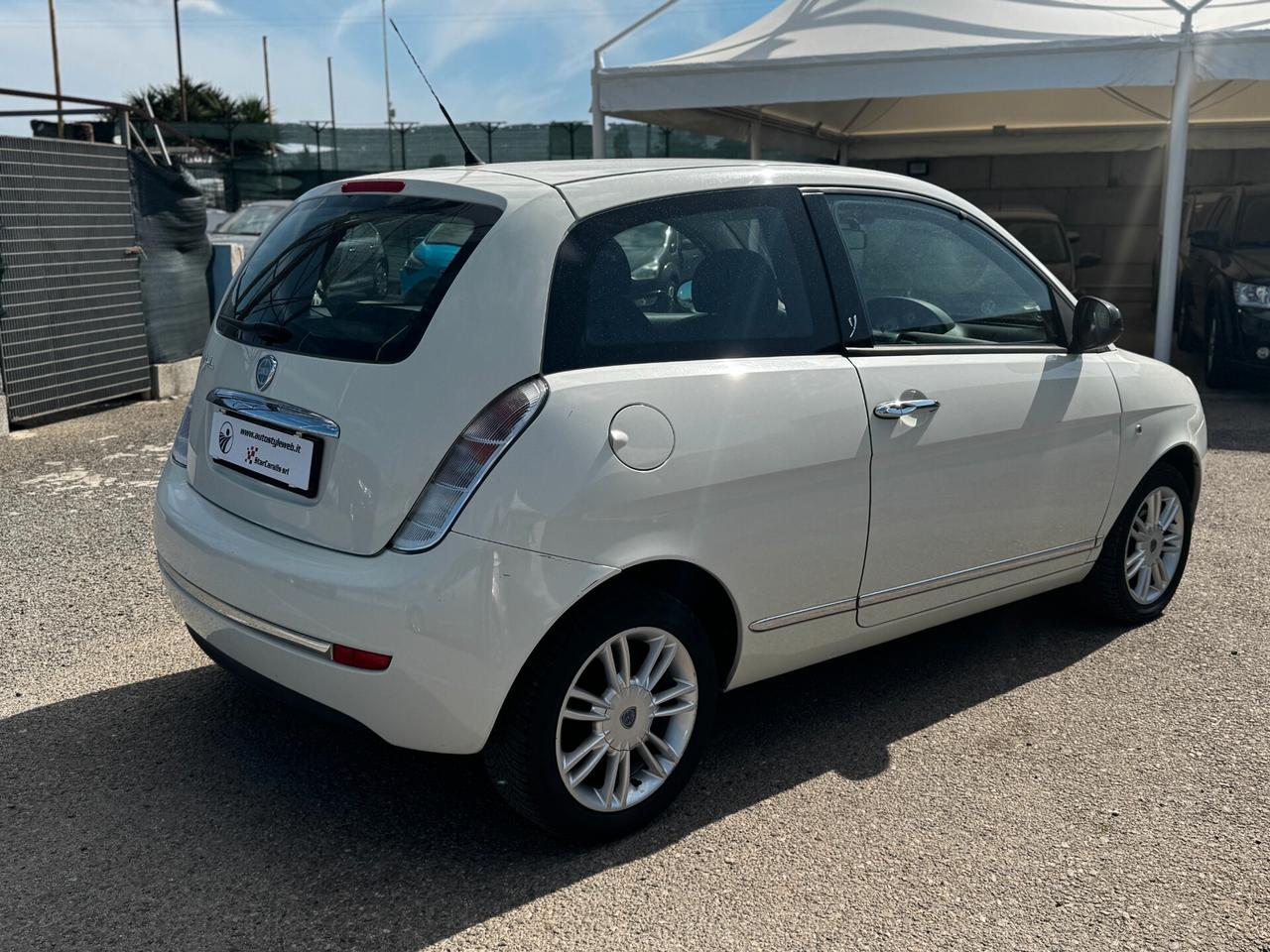 Lancia Ypsilon 1.3 MJT 75 CV - 2011