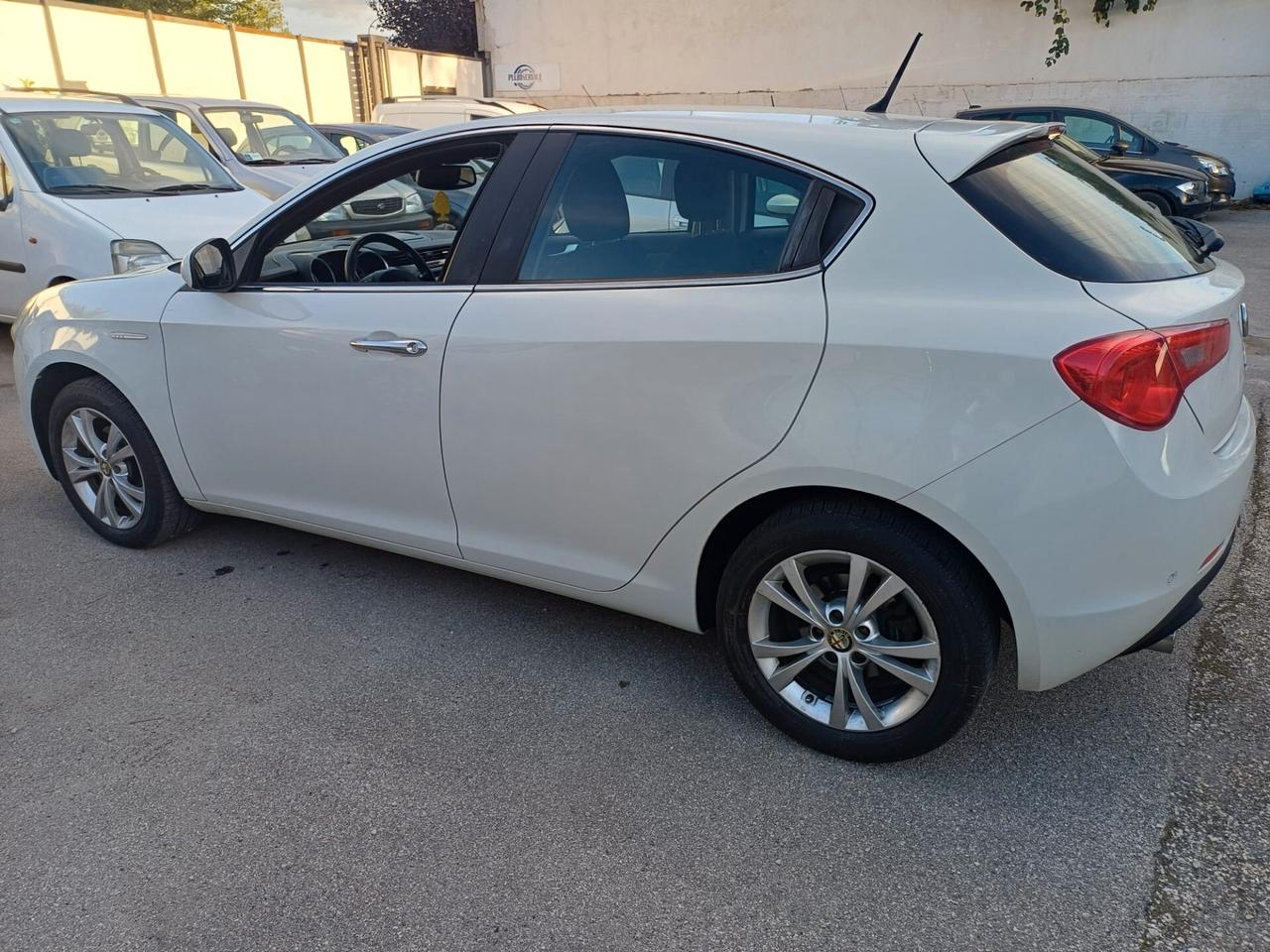Alfa Romeo Giulietta 1.6 105 CV BELLISSIMA - 2013