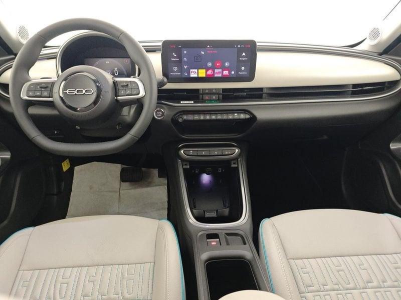FIAT 600 Hybrid 110 CV DCT MHEV La Prima