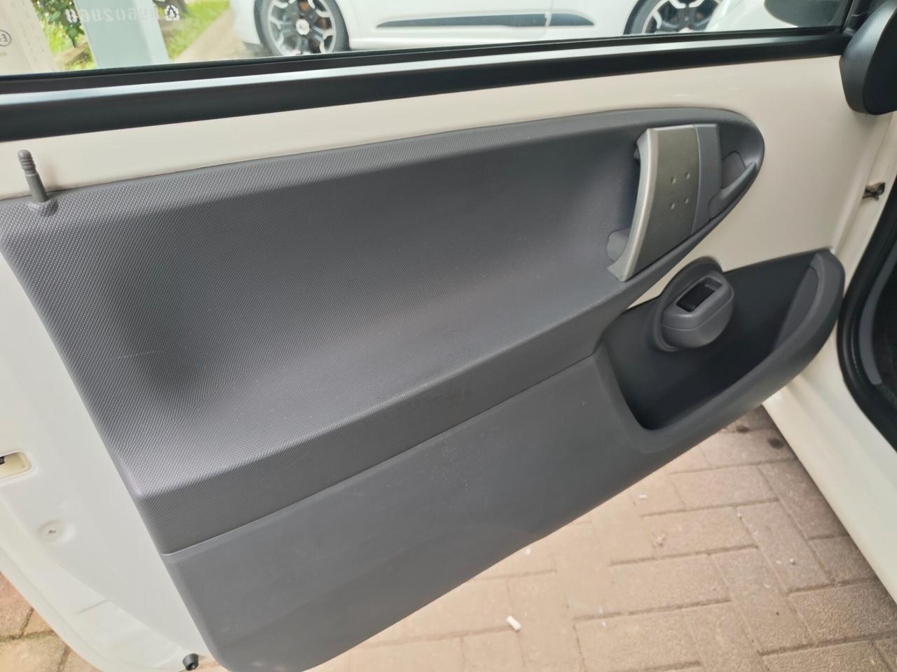 Citroen C1 1.0 Benzina (2012) - Ideale Neopatentati - 3 Porte