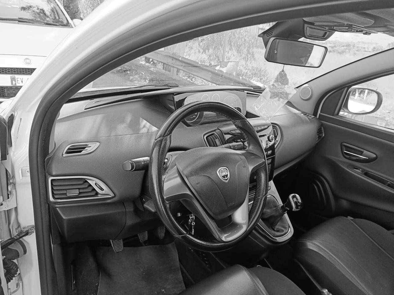 Lancia Ypsilon 1.3 MJT 16V 95 CV 5 porte S&S Gold