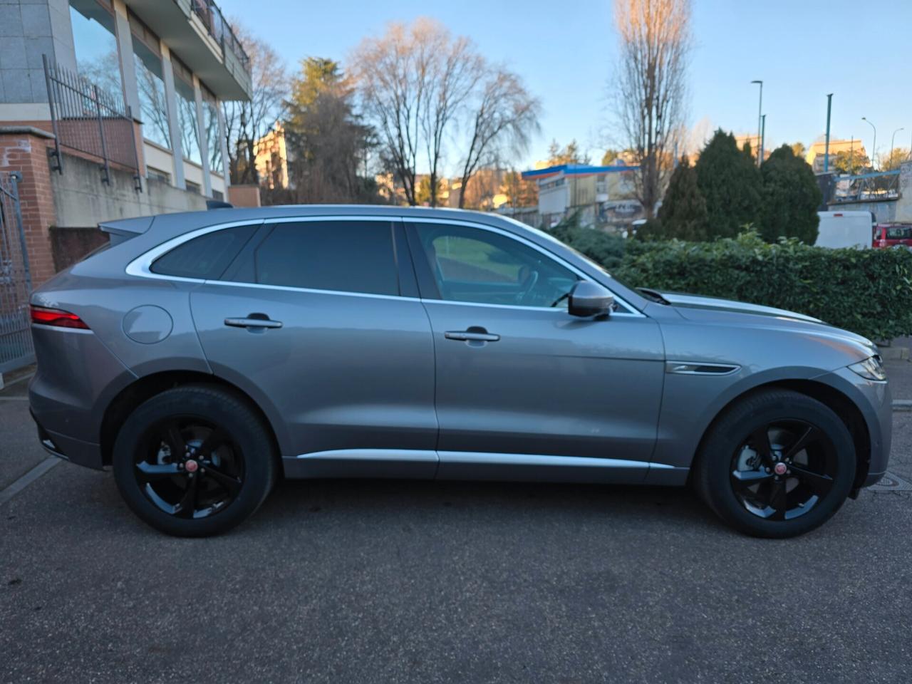 JAGUAR F-Pace R-Dynamic HSE 2.0d 204 CV AWD Auto.