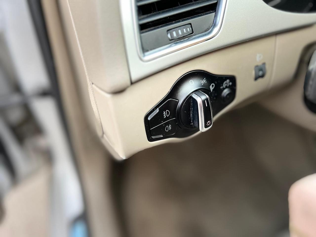 Audi A4 Avant 2.0 TDI 143CV cambio automatico Unico Prop