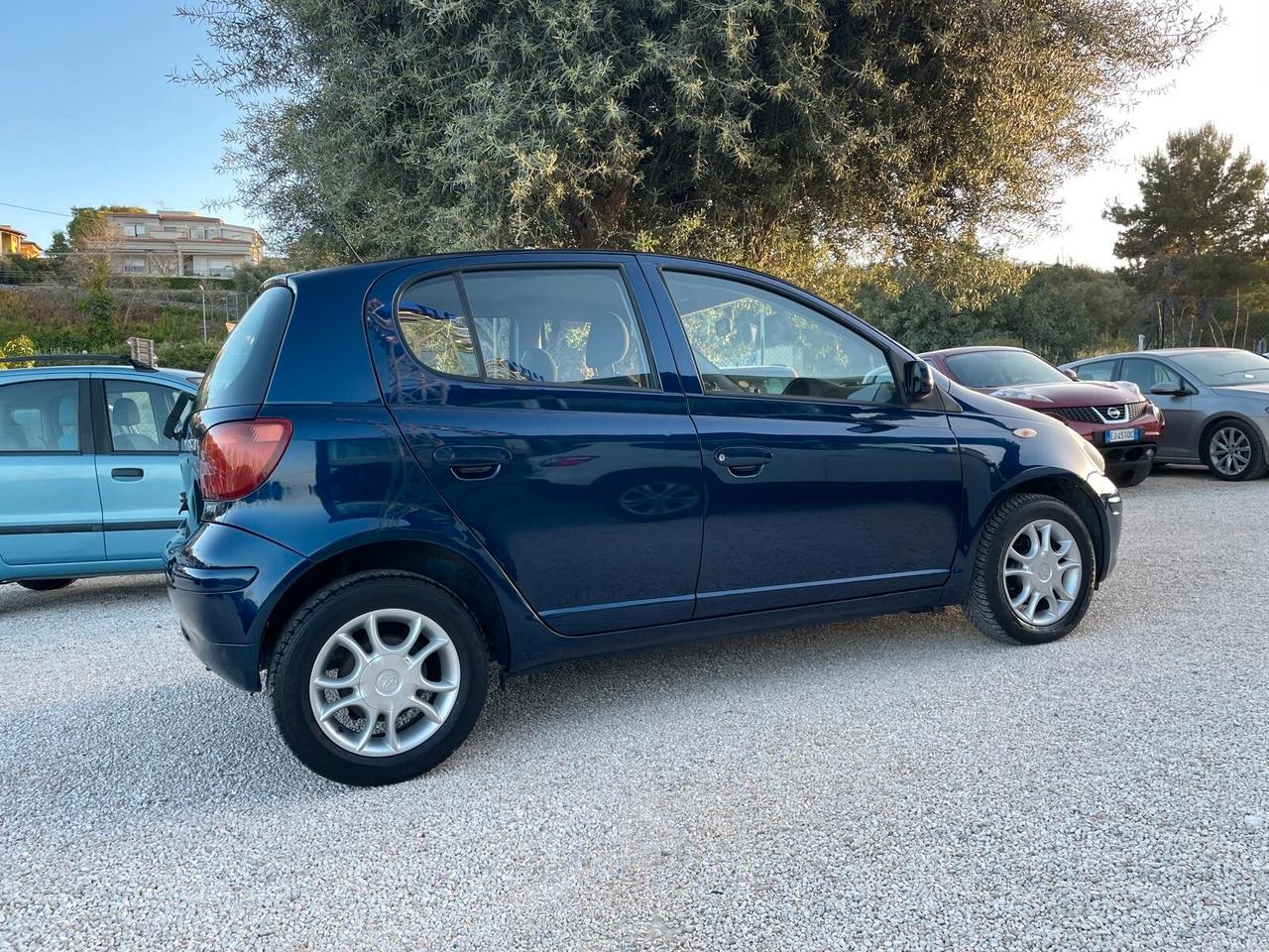 TOYOTA YARIS 1.0 B - 2005 50.000 KM!!!