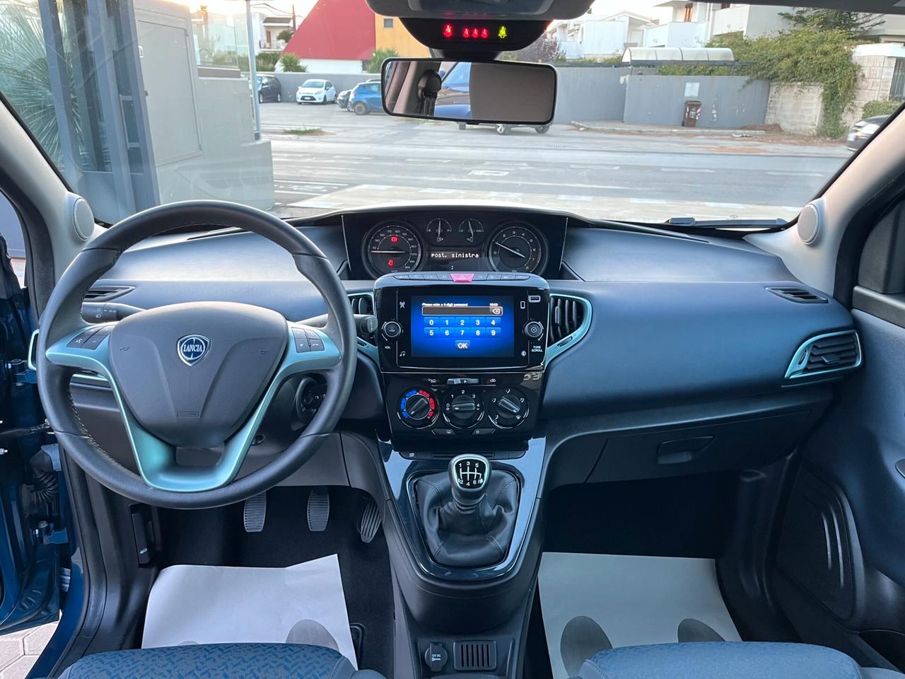 Lancia Ypsilon 1.0 FireFly 5 porte S&S Hybrid Gold