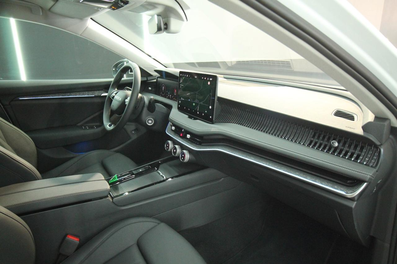 SKODA SUPERB WAGON 2.0 TDI STYLE 150 CV