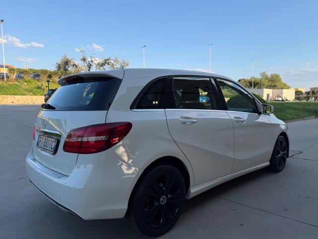 MERCEDES-BENZ B 180 SPORT+NAVI+LED+RCAM+PELLE-TEX+CRUISE+17BLACK