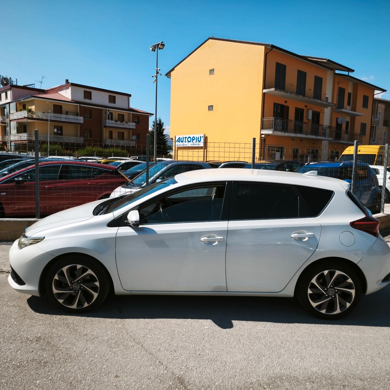 Toyota Auris 1.6 D-4D Lounge