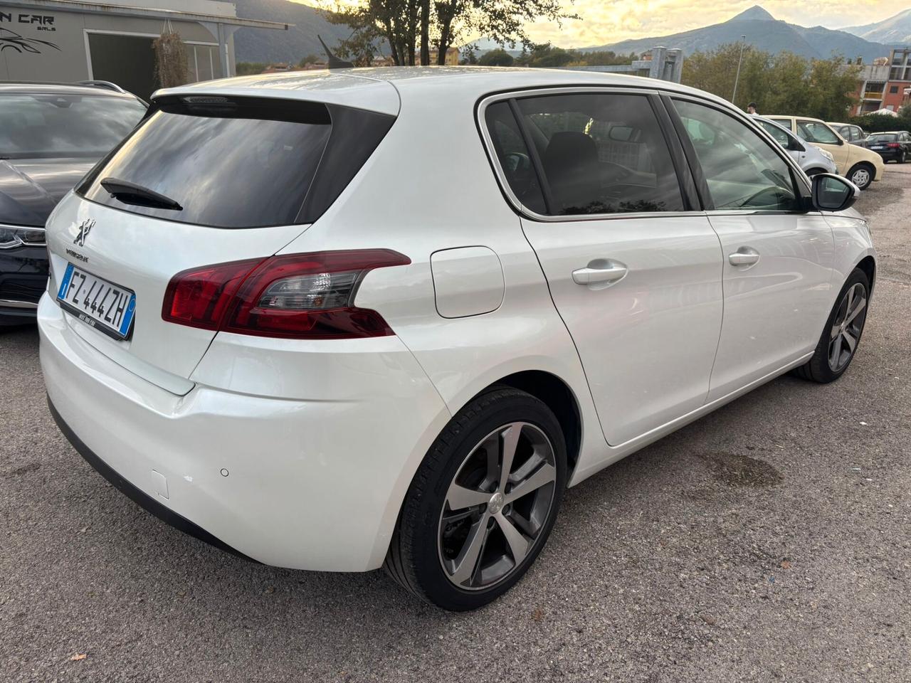 Peugeot 308 BlueHDi 130 S&S Allure