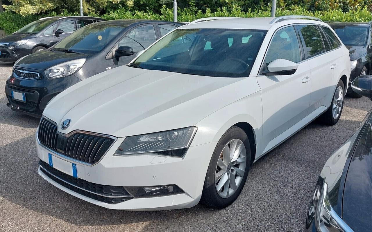 Skoda Superb 1.6 Cambio Automatico Neopatentati