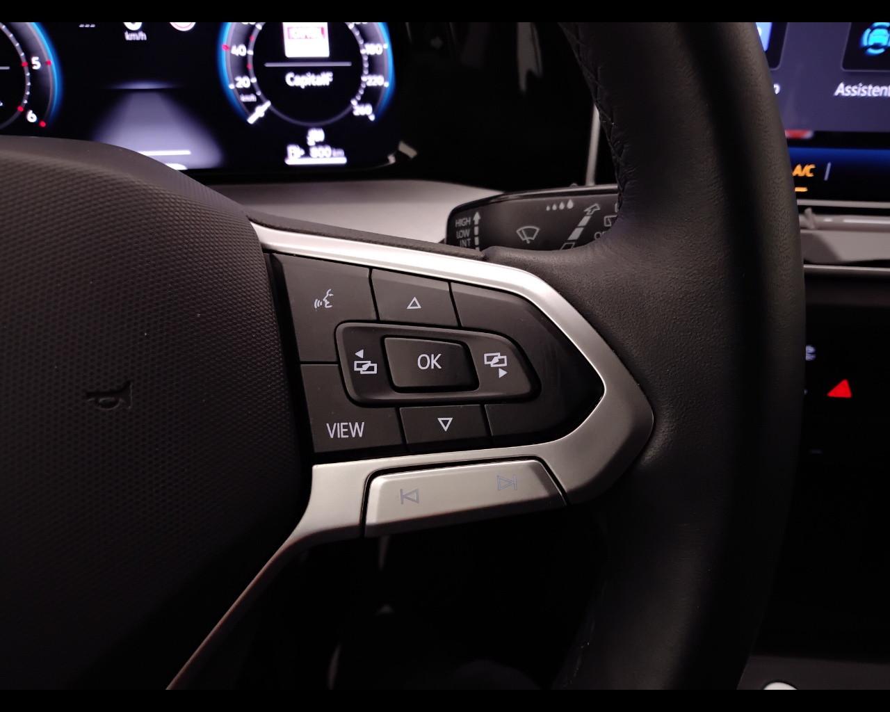 VOLKSWAGEN Golf VIII 2024 - Golf 2.0 tdi Life 115cv