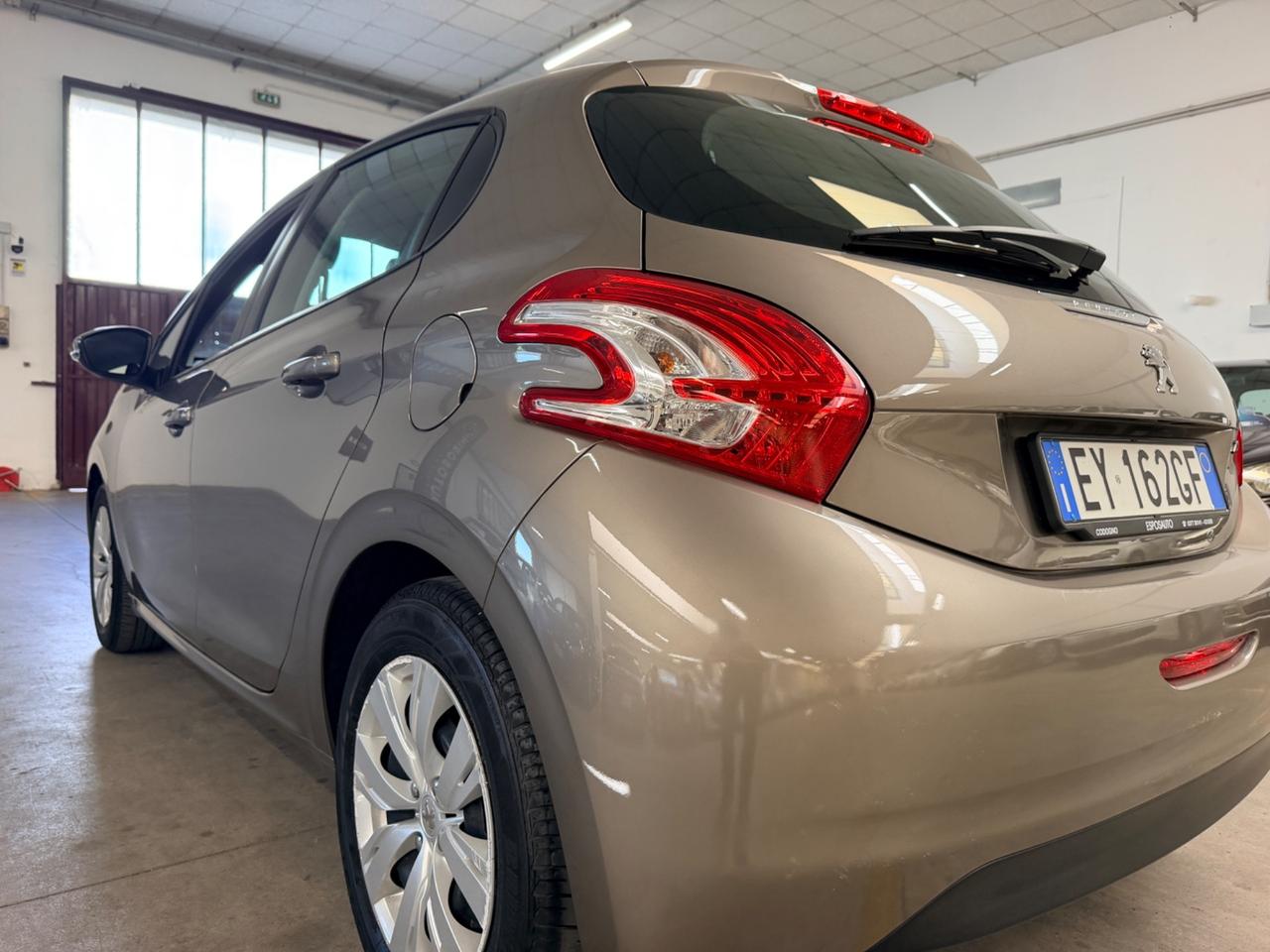 Peugeot 208 PureTech 82 5 porte Allure
