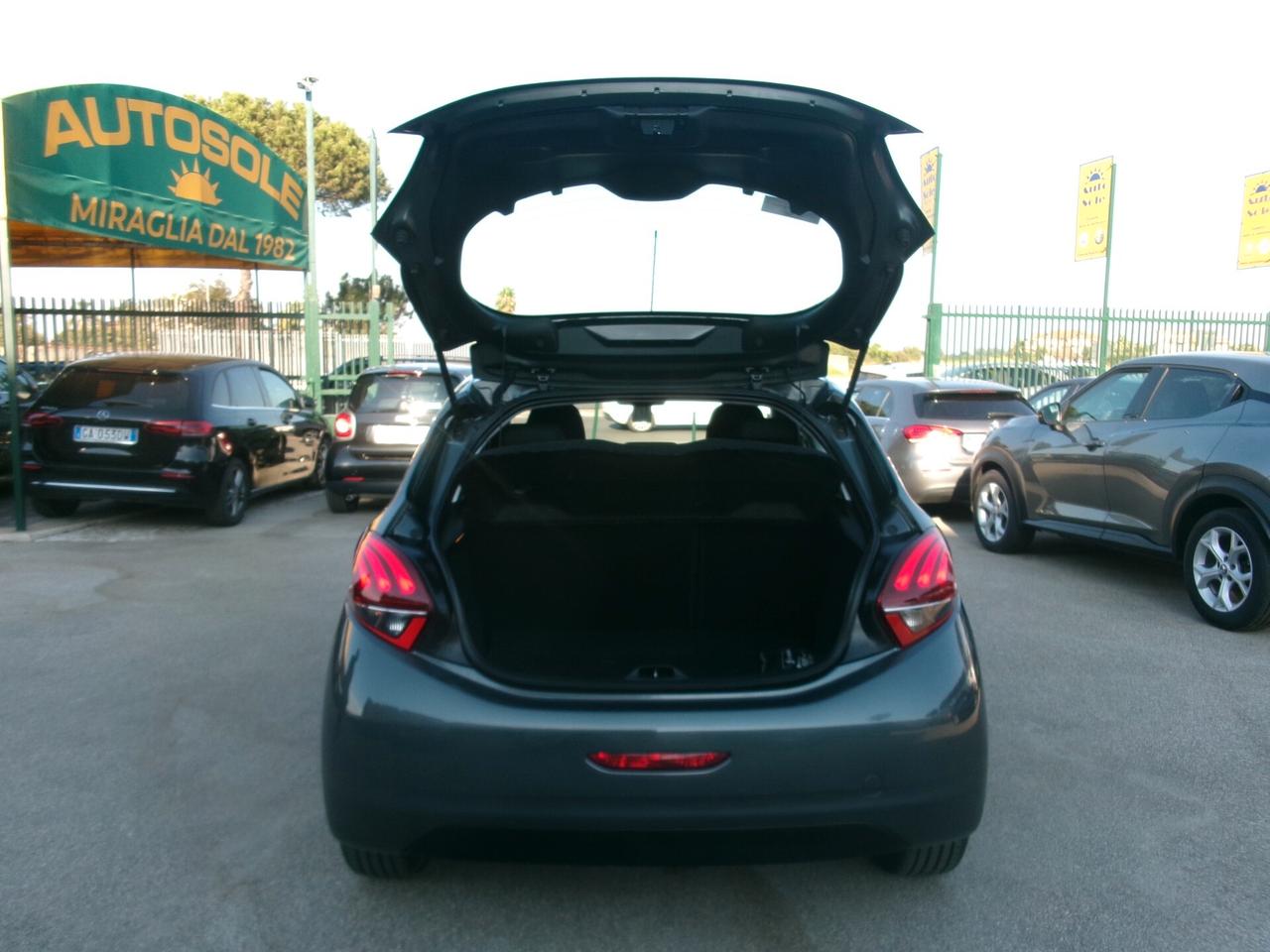 Peugeot 208 1.2 PURETCH 82cv E6 ALLURE 5 PORTE **PERFETTA** 27/12/2017